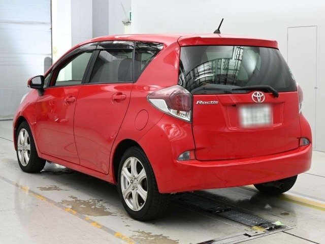 Toyota RACTIS 2016 8049632-6