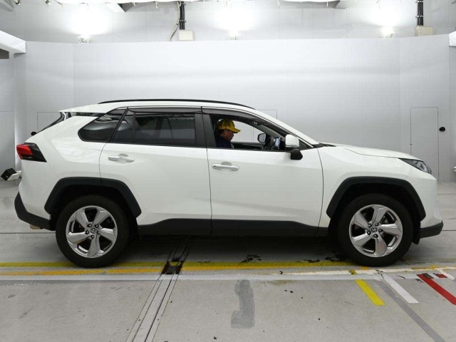 Toyota RAV4 2022 8049278-3