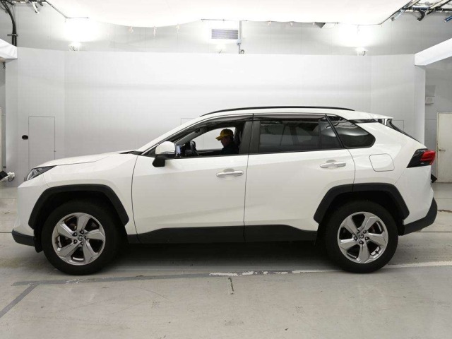Toyota RAV4 2022 8049278-4