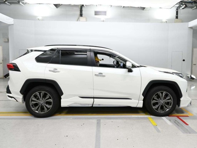 Toyota RAV4 2022 8049299-3