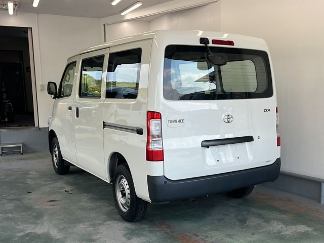 Toyota TOWNACE VAN 2021 8050165-1