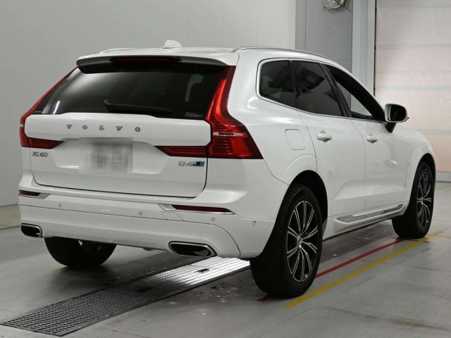 Volvo XC60 2018 8048989-1