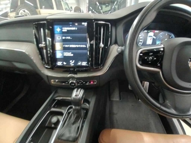 Volvo XC60 2018 8048989-11