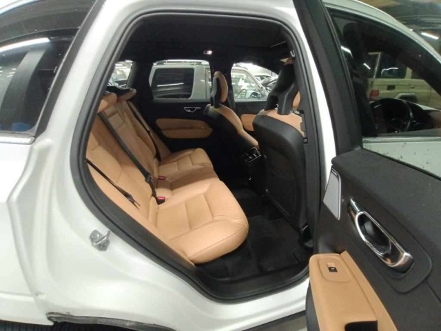 Volvo XC60 2018 8048989-12