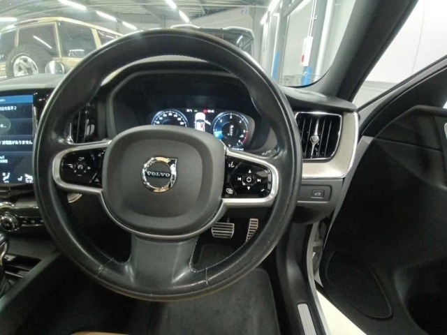 Volvo XC60 2018 8048989-9