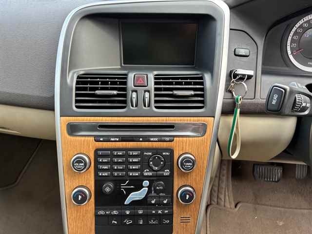 Volvo XC60 2009 8048990-6