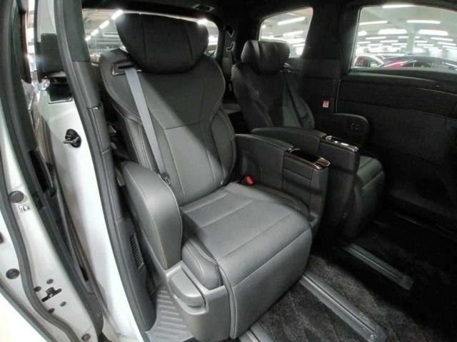 Toyota ALPHARD 2025 8053069-12