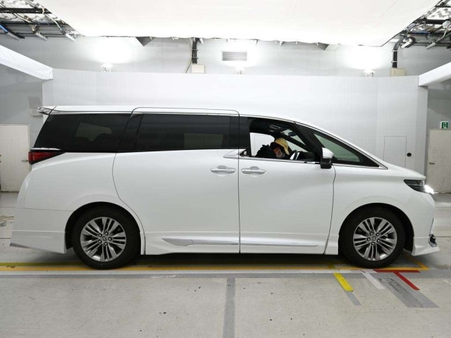 Toyota ALPHARD 2025 8053115-3