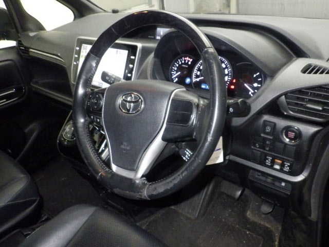 Toyota ESQUIRE 2020 8056957-3