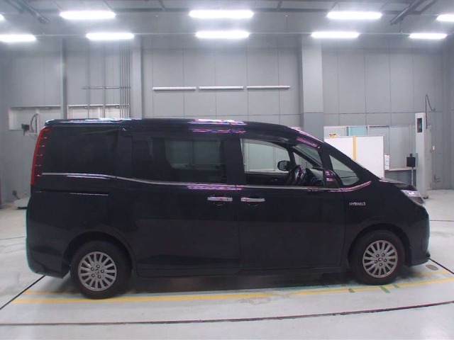 Toyota ESQUIRE 2017 8056973-3