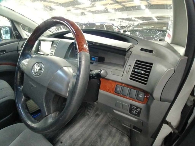 Toyota ESTIMA 2011 8058608-9