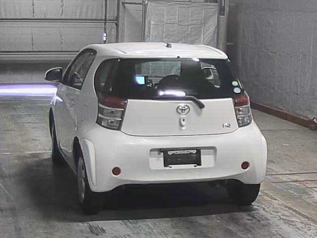 Toyota IQ 2014 8052672-8