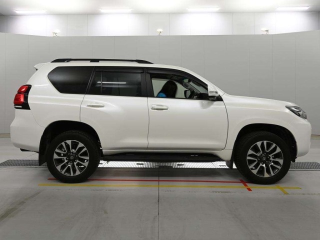 Toyota LAND CRUISER PRADO 2022 8056496-3