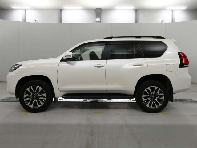 Toyota LAND CRUISER PRADO 2022 8056496-4