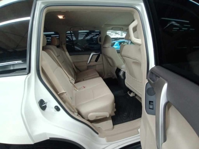 Toyota LAND CRUISER PRADO 2023 8056497-12