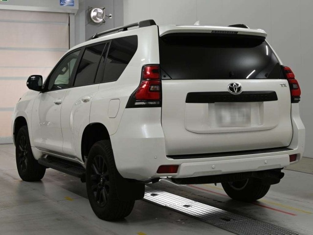 Toyota LAND CRUISER PRADO 2023 8056497-6