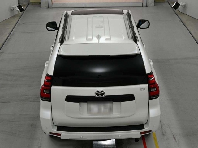Toyota LAND CRUISER PRADO 2023 8056497-8