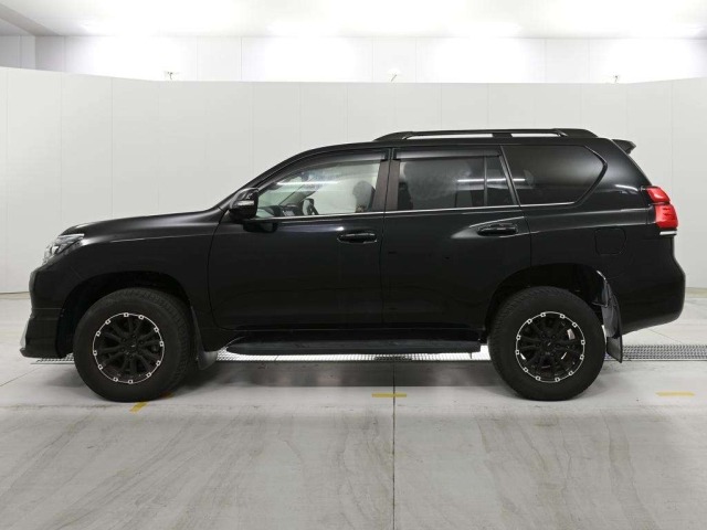 Toyota LAND CRUISER PRADO 2022 8056503-4