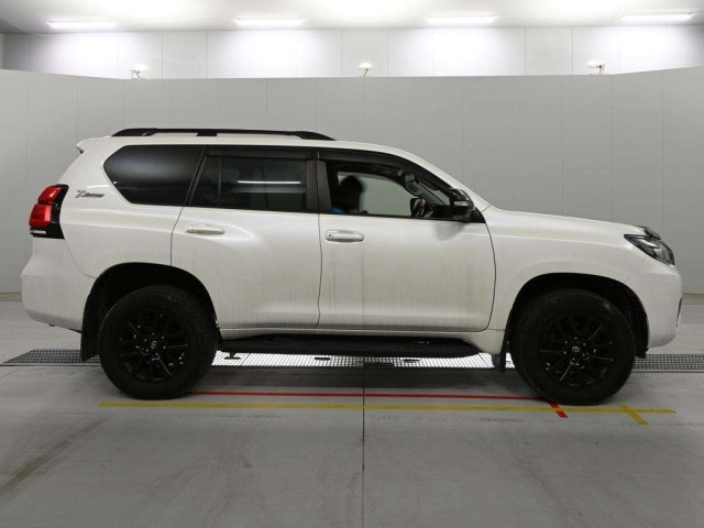 Toyota LAND CRUISER PRADO 2022 8056508-3
