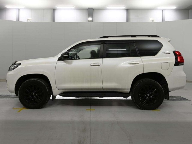 Toyota LAND CRUISER PRADO 2022 8056508-4