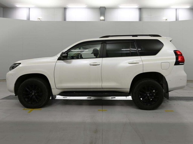 Toyota LAND CRUISER PRADO 2023 8056511-4