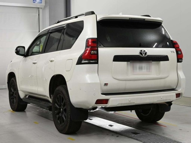 Toyota LAND CRUISER PRADO 2023 8056511-6