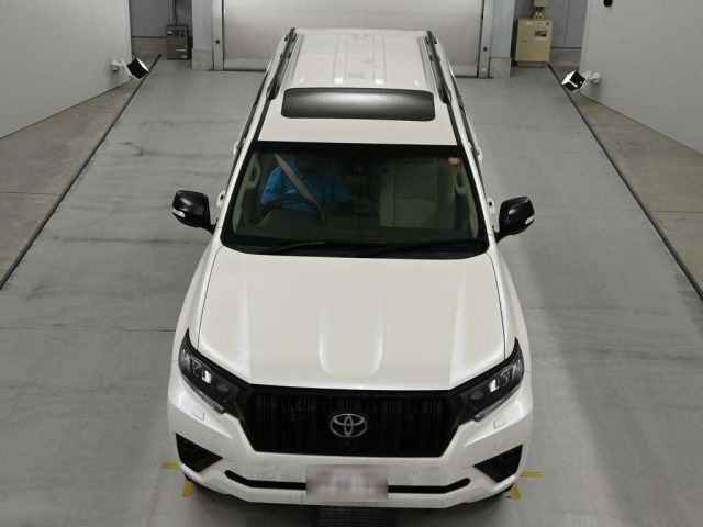 Toyota LAND CRUISER PRADO 2023 8056511-7