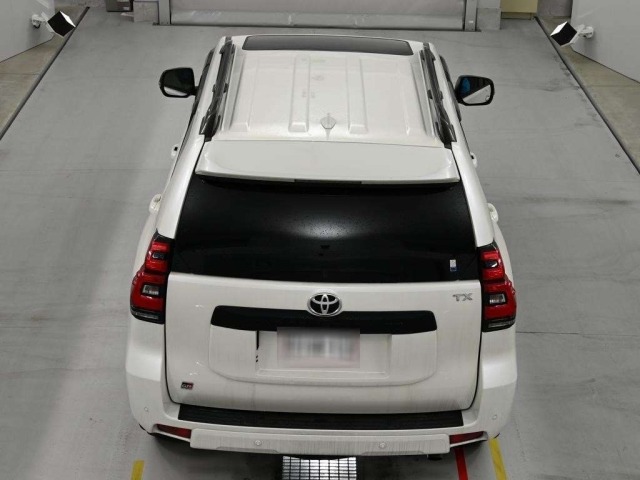 Toyota LAND CRUISER PRADO 2023 8056511-8