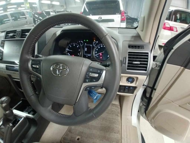 Toyota LAND CRUISER PRADO 2023 8056511-9