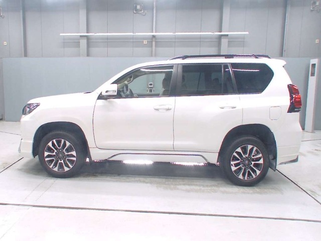 Toyota LAND CRUISER PRADO 2022 8056524-4