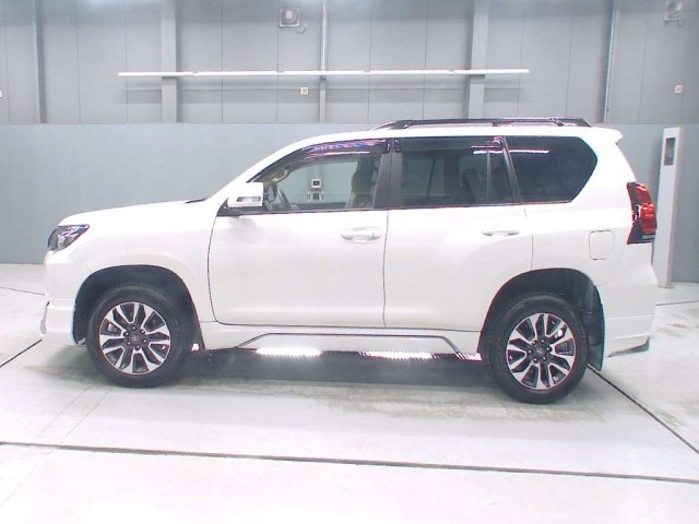 Toyota LAND CRUISER PRADO 2022 8056525-4