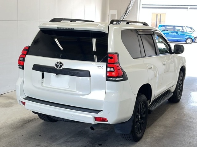 Toyota LAND CRUISER PRADO 2023 8056534-1
