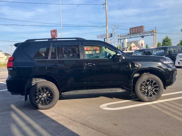 Toyota LAND CRUISER PRADO 2023 8056549-23