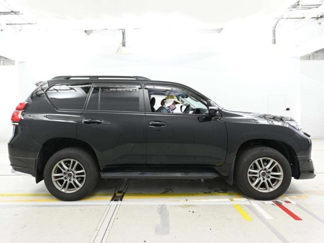 Toyota LAND CRUISER PRADO 2023 8056638-3
