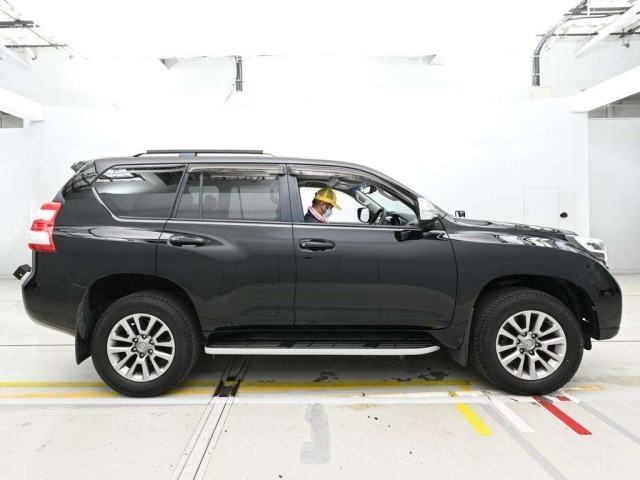 Toyota LAND CRUISER PRADO 2017 8056650-3