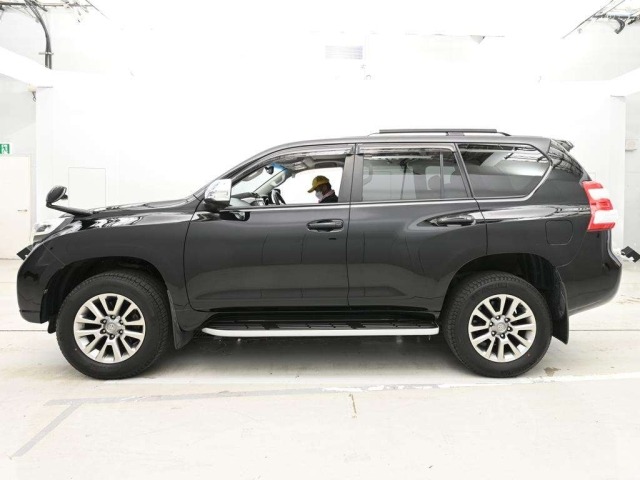 Toyota LAND CRUISER PRADO 2017 8056650-4