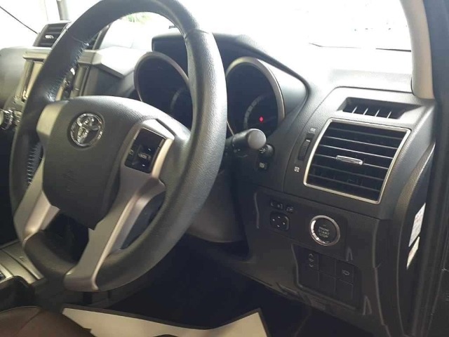 Toyota LAND CRUISER PRADO 2017 8056650-9
