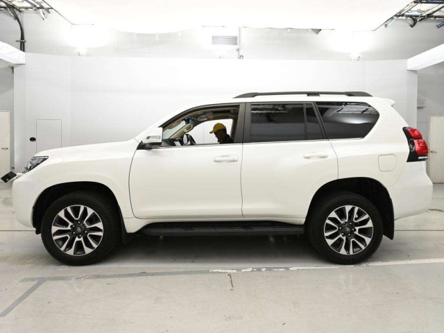 Toyota LAND CRUISER PRADO 2023 8056654-4