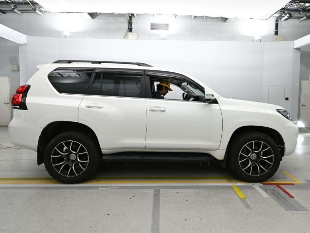 Toyota LAND CRUISER PRADO 2022 8056655-3
