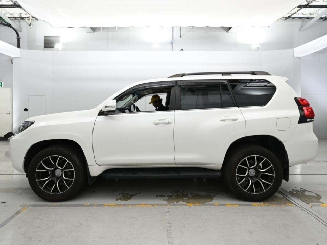 Toyota LAND CRUISER PRADO 2022 8056655-4