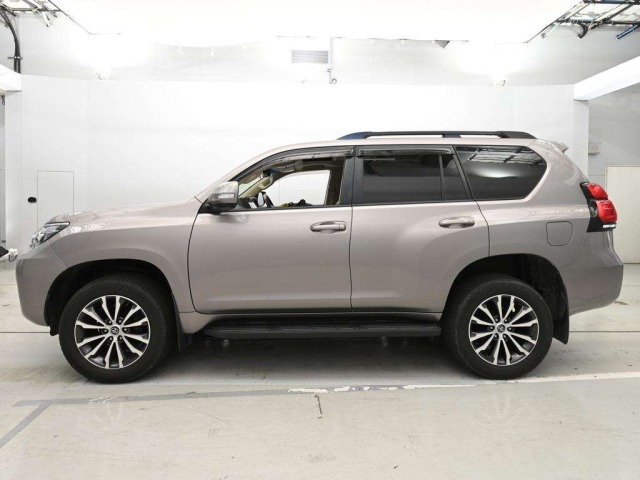 Toyota LAND CRUISER PRADO 2021 8056660-4