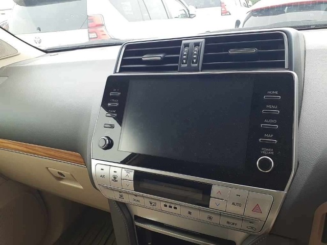 Toyota LAND CRUISER PRADO 2023 8056661-12