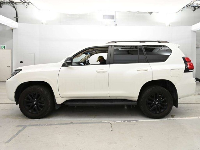 Toyota LAND CRUISER PRADO 2023 8056661-4