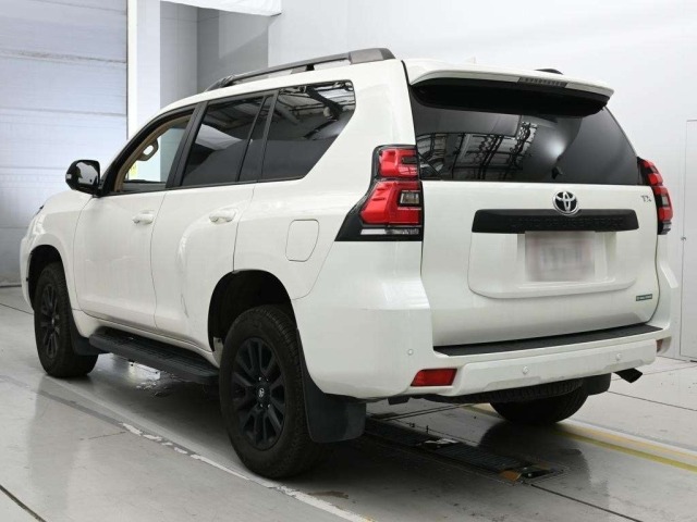 Toyota LAND CRUISER PRADO 2023 8056661-6