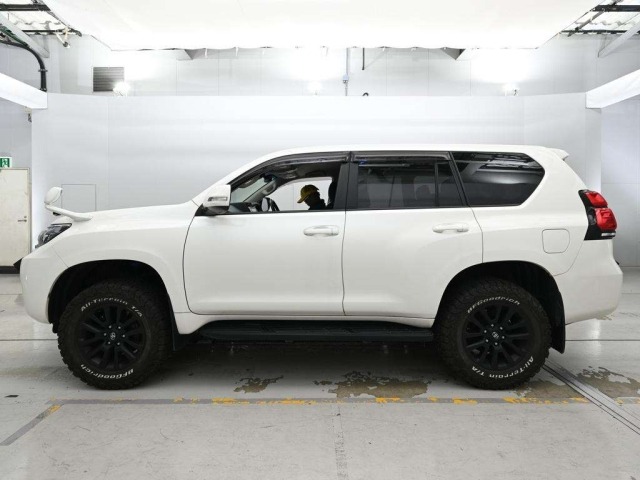 Toyota LAND CRUISER PRADO 2017 8056662-4