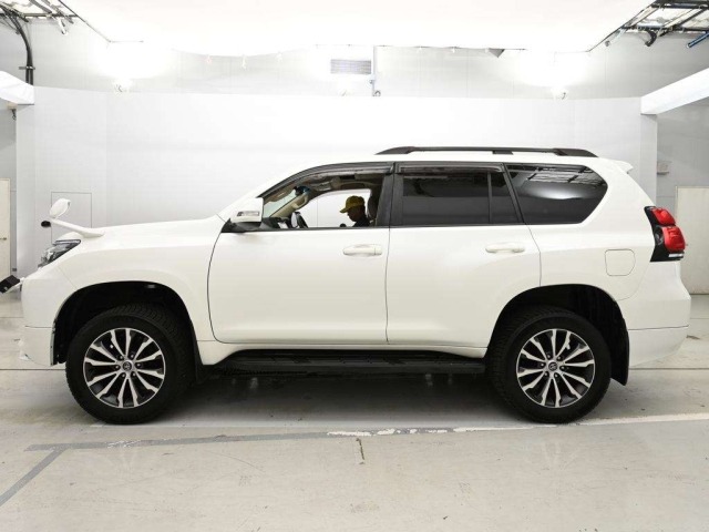 Toyota LAND CRUISER PRADO 2021 8056664-4