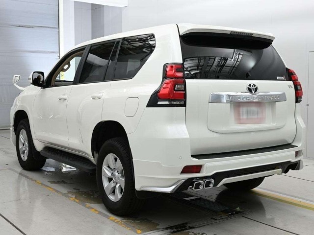 Toyota LAND CRUISER PRADO 2023 8056665-6