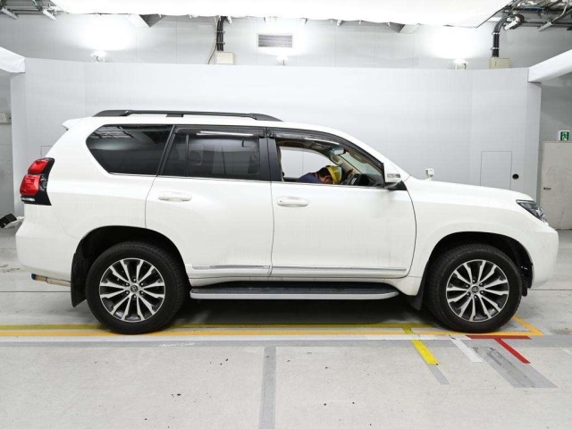 Toyota LAND CRUISER PRADO 2021 8056675-3