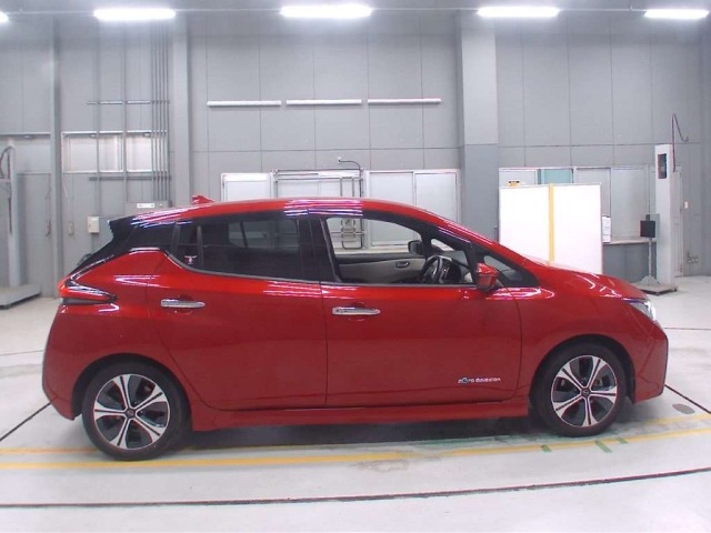 Nissan LEAF 2022 8061985-3