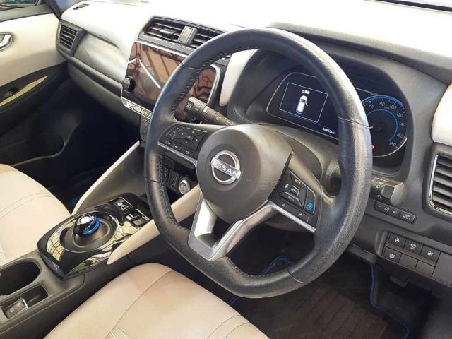 Nissan LEAF 2022 8061985-7